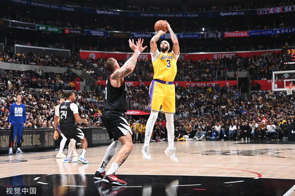 不幸将球顶 不幸将球顶