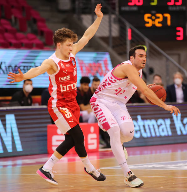 示出强大的 示出强大的